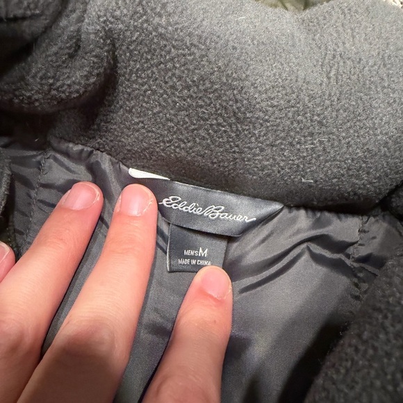 Eddie Bauer Men's Quest Fleece Vest in a green color medium EUC - Picture 5 of 6